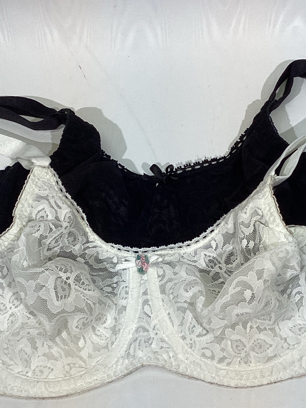 2 Vintage 90s BALI Size 34C Underwire Lace Bras Style 3432 Black White